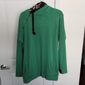 Ampersand Avenue Double hood - Springtime